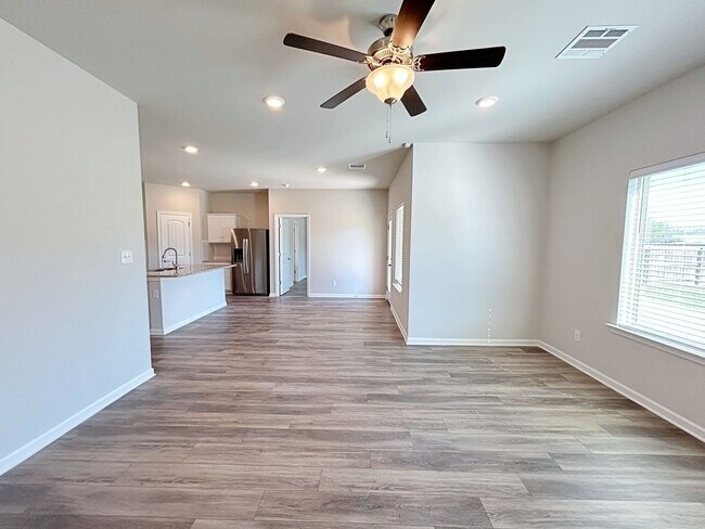 Building Photo - 13968 Malbec Ave