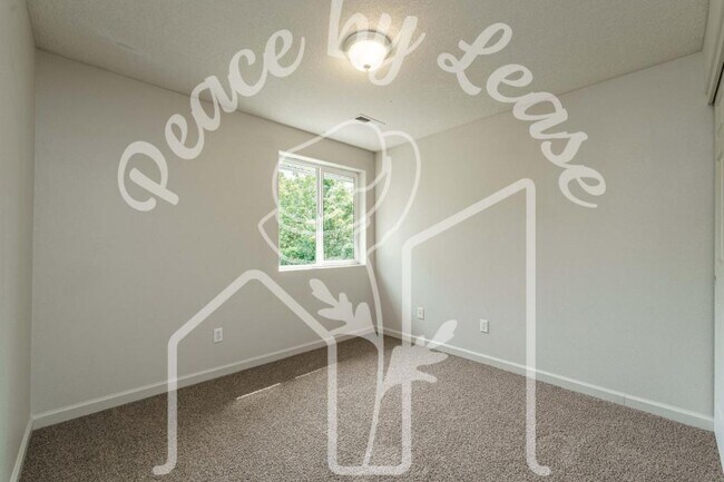 Building Photo - 2521 Strasburg Dr