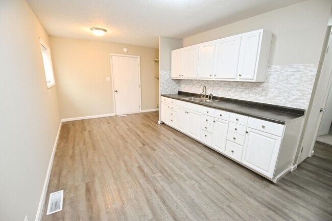 Building Photo - Updated McKinley Terrace home, 3 bedroom 1...