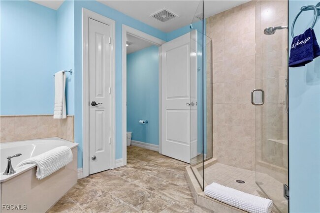 Building Photo - 14300 Riva Del Lago Dr