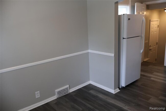 Building Photo - 5559 Bluehill St