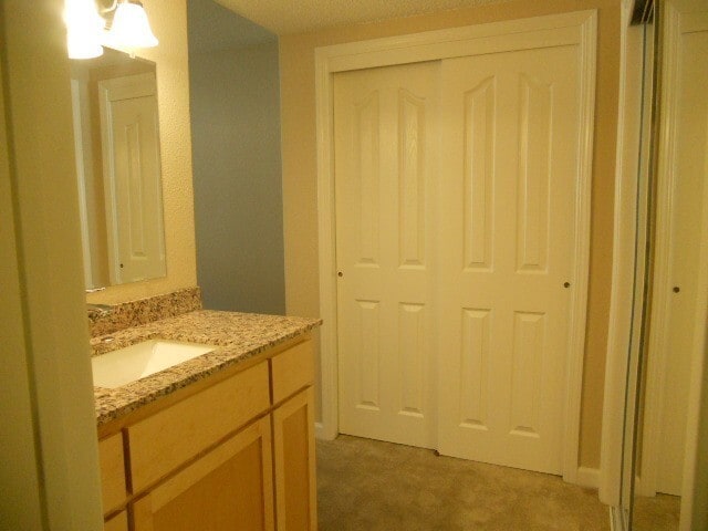 Building Photo - 5905 Hilllview Ave, San Jose, CA 95123