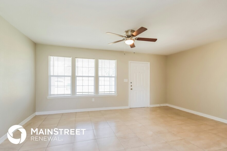 Building Photo - 8006 Lynette St