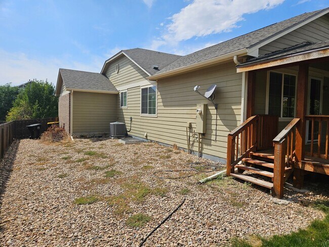 Building Photo - 3 Bed 2 Bath Ranch home Close to Buckley S...