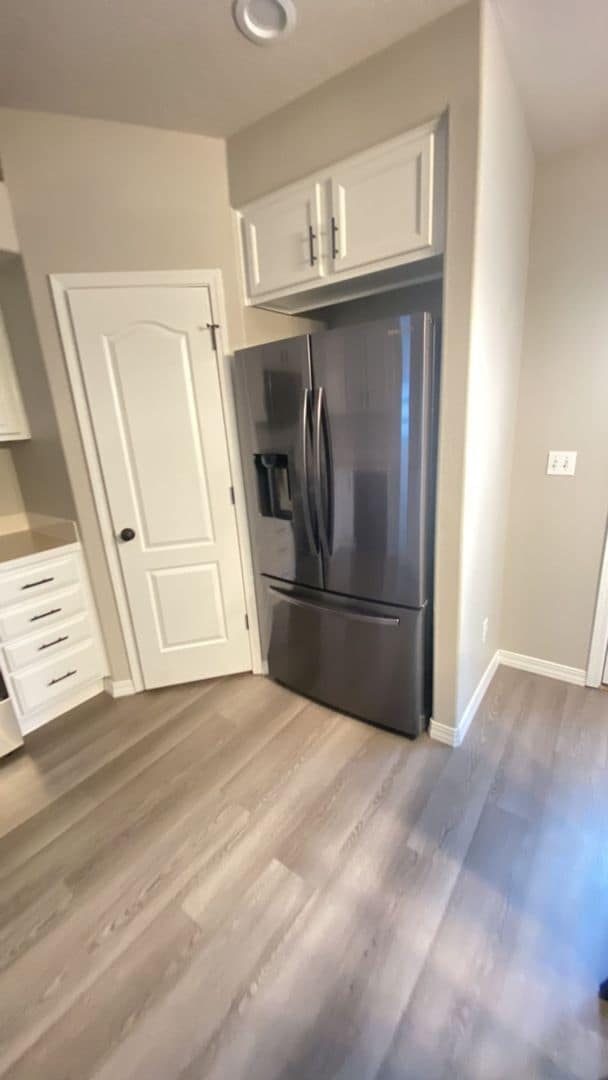 Building Photo - Super Cute Home!