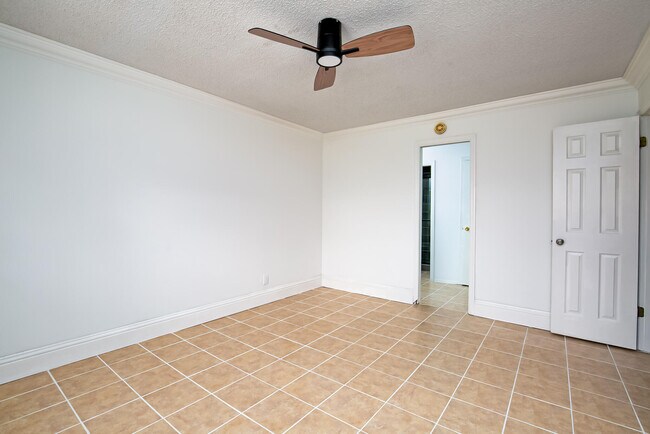 Building Photo - 6036 Indrio Rd