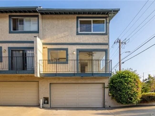 Building Photo - 764 N Glendora Ave