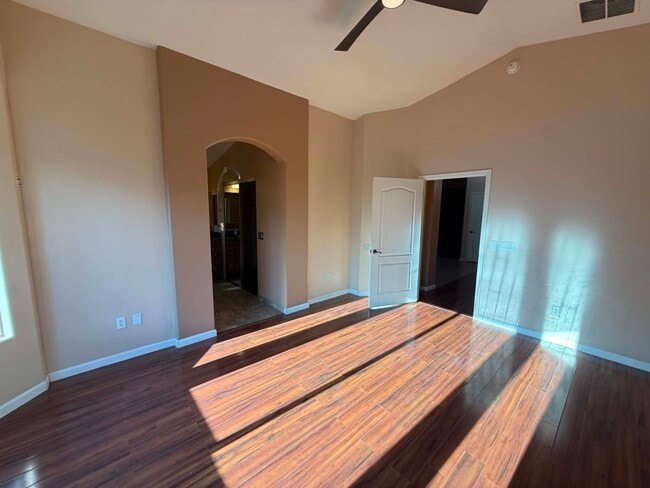Building Photo - 8370 S Hunnic Dr