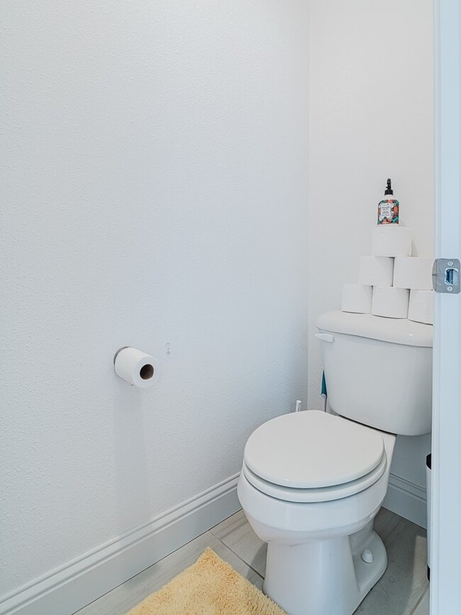 Building Photo - 5201 SW Kemptown Pl