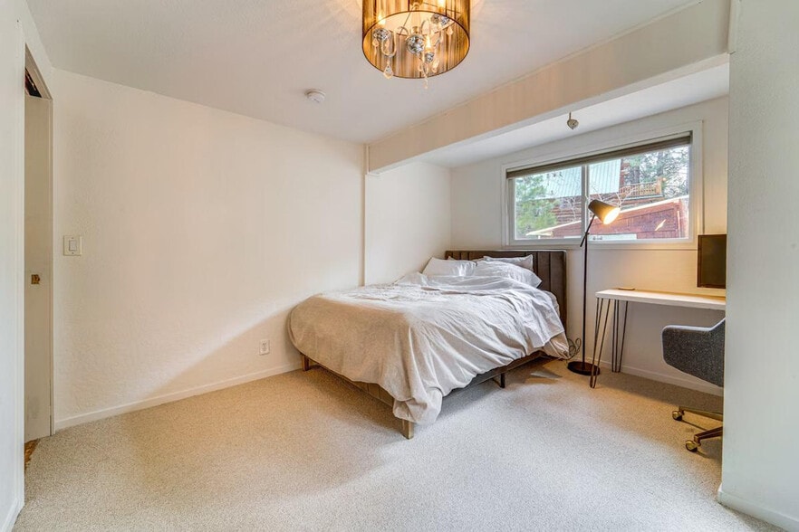 Building Photo - 627 Bear Valley Rd