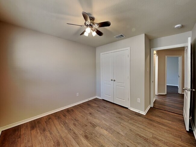 Building Photo - 8921 Highland Orchard Dr