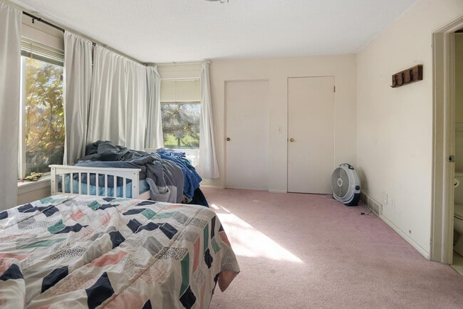 Building Photo - 4105 Riverview Dr