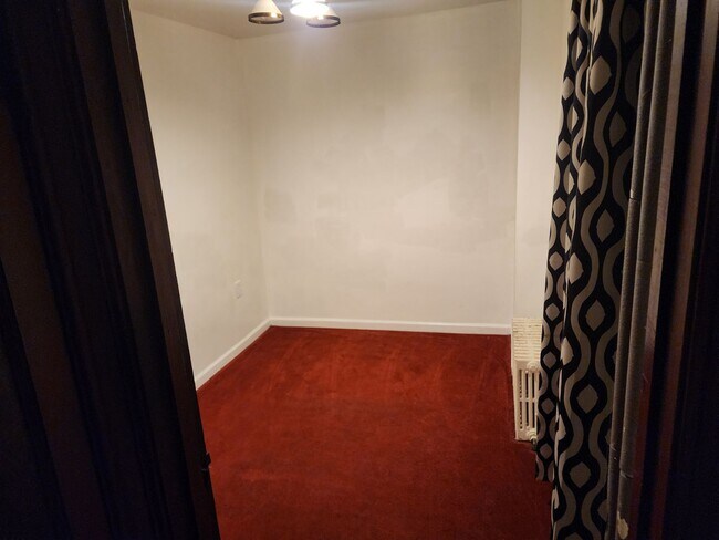 Building Photo - 545 Lowry Ave