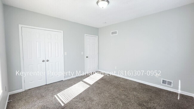 Building Photo - 4 Bedroom 3 Bath for rent