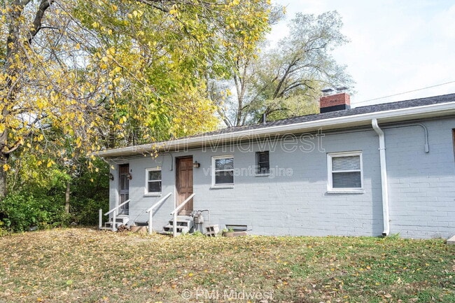 Building Photo - 524 W 23rd St