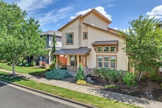 Building Photo - Executive style home