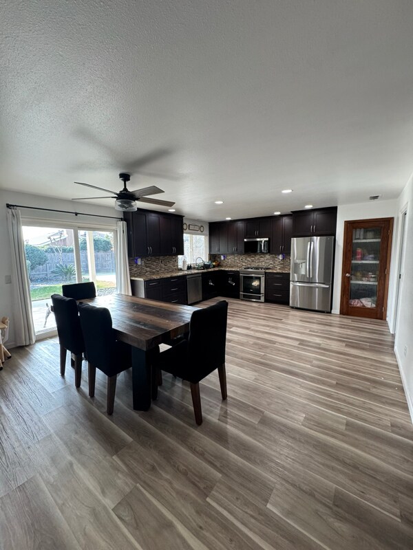 Building Photo - 2804 Sandlewood Dr