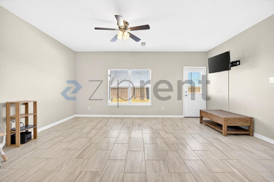 Building Photo - 312 Meadow View Ln