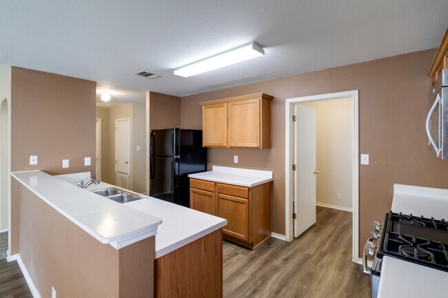Building Photo - 8410 Sea Rim Dr