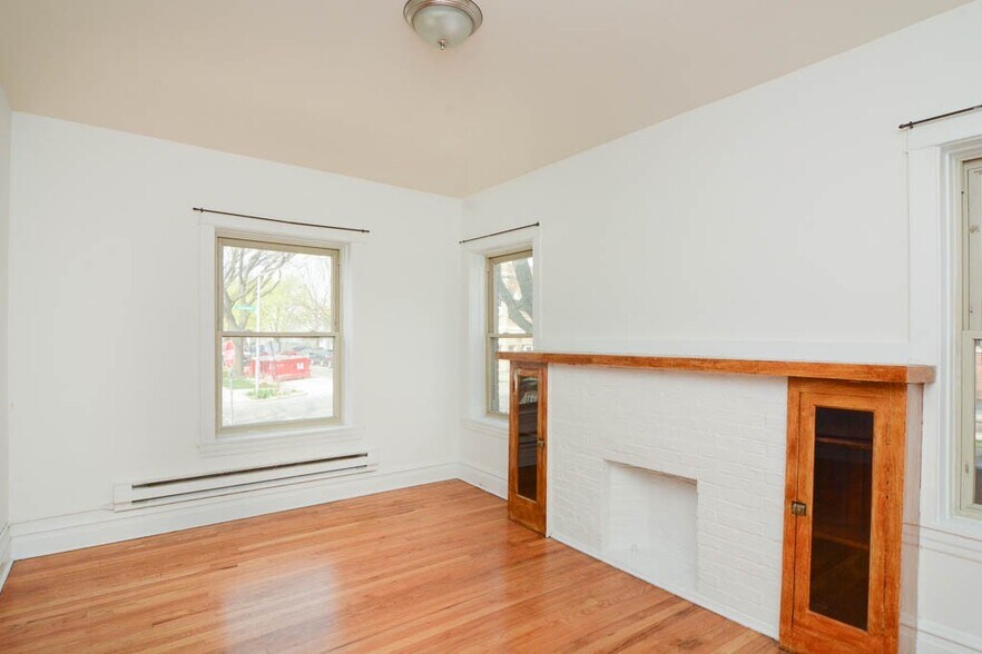 Building Photo - 2921 W George St