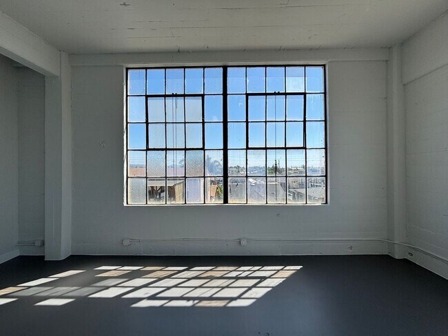 Building Photo - 1341 58th Ave