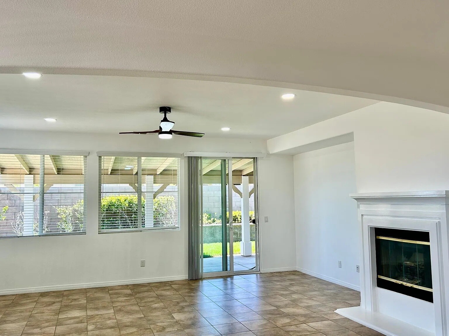 Building Photo - 40750 Hilton Head Ct
