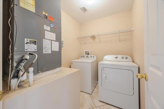 Building Photo - 163 Jocelyn Dr