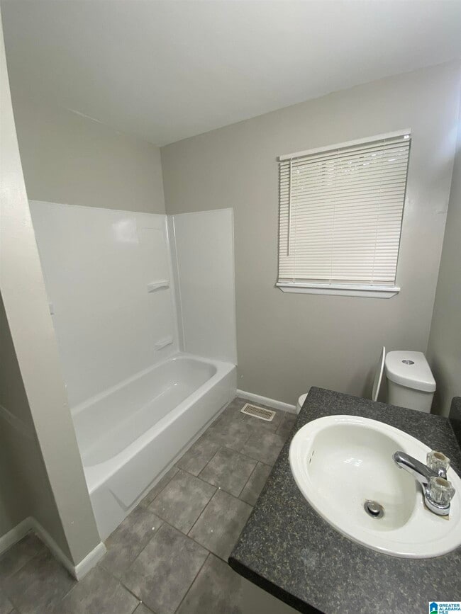 Building Photo - 5213 Goldmar Dr