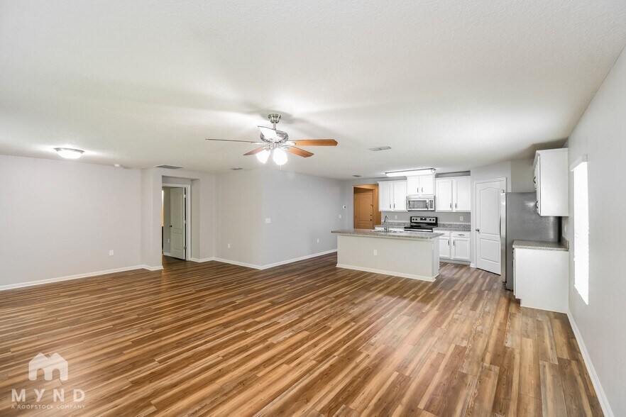 Building Photo - 11892 Carson Lake Dr W
