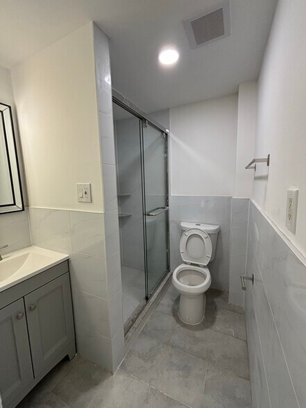 Building Photo - 1318 E Luzerne St