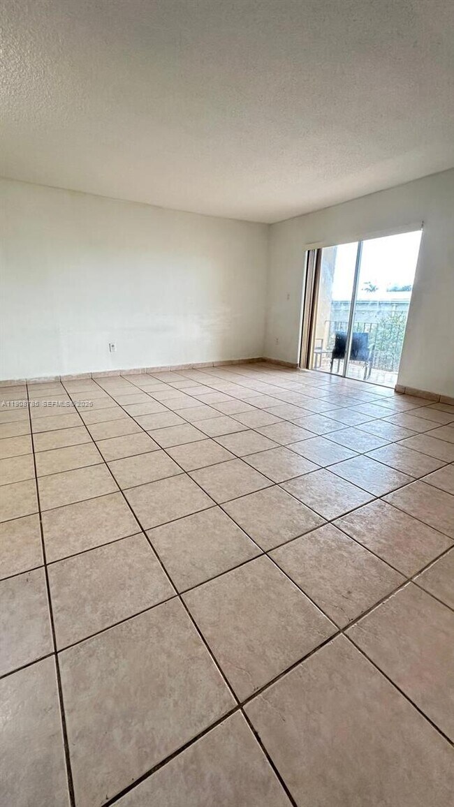 Building Photo - 6780 W 2nd Ct