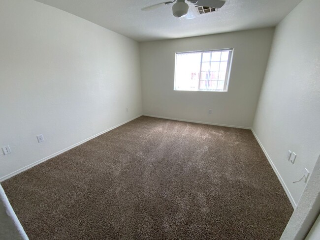 Building Photo - NE GATED COMM & POOL-2BEDROOM 2BATHROOM WI...