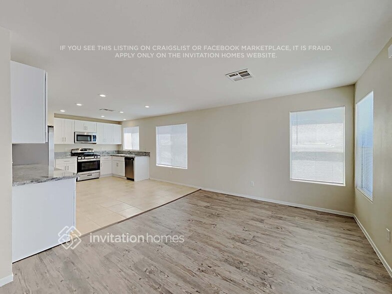 Building Photo - 7981 N Willow Pines Pl