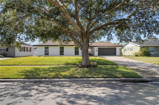 Building Photo - 607 Dunblane Dr