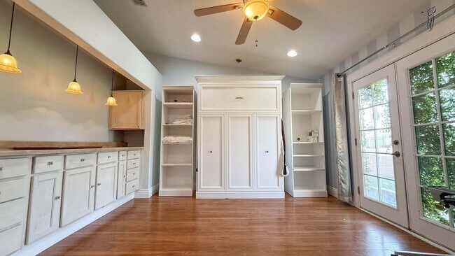 Building Photo - 78835 Lowe Dr