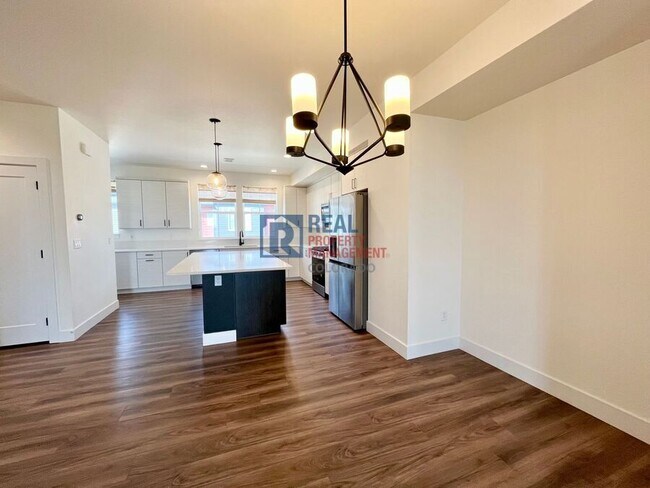 Building Photo - 10334 Milwaukee Cir
