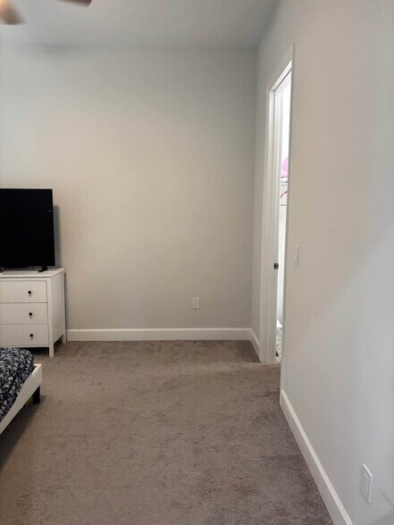 Building Photo - 15134 Cameo Ct