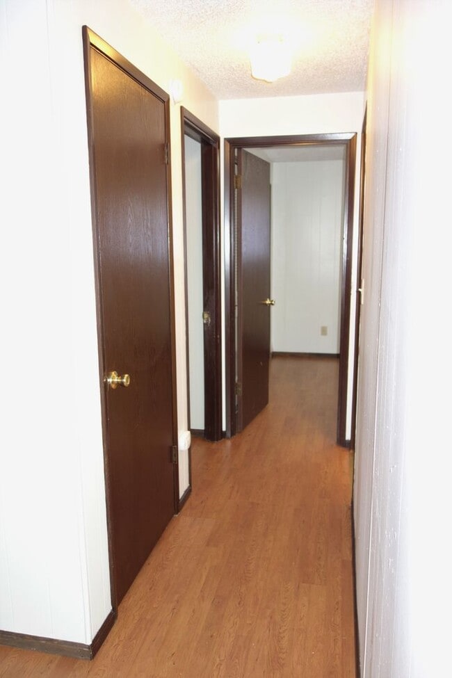 Building Photo - 111 W 12th Ave