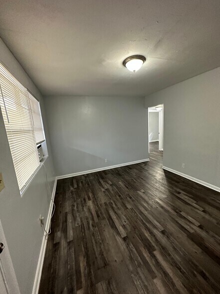 Building Photo - 2002 Palafox St