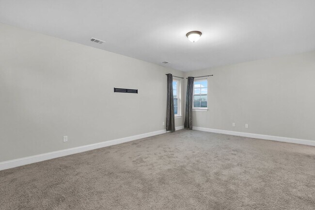 Building Photo - Spacious 4BR/3BA Pooler Home – Lagoon Views, Prime Location