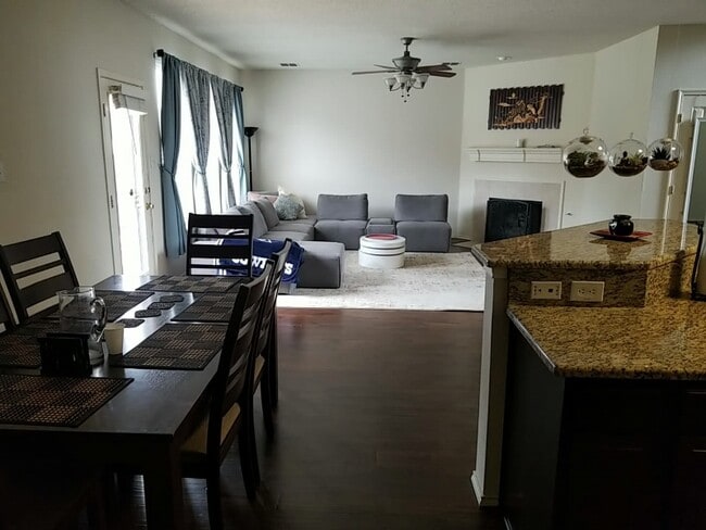 Building Photo - 7207 Juniper Dr