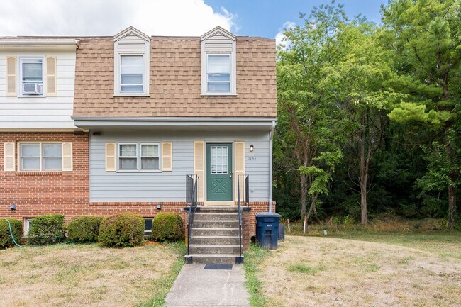 Building Photo - 1134 Mountain View Dr