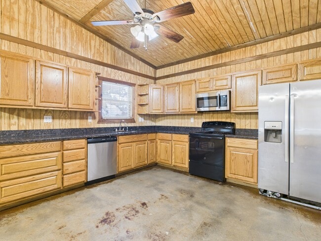 Building Photo - 5822 Leonard Rd