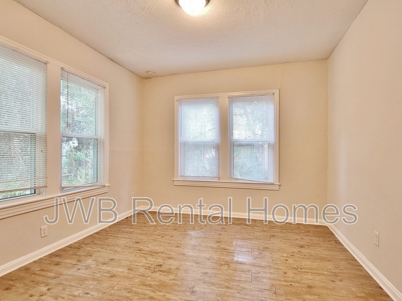Building Photo - 849 Lynton St