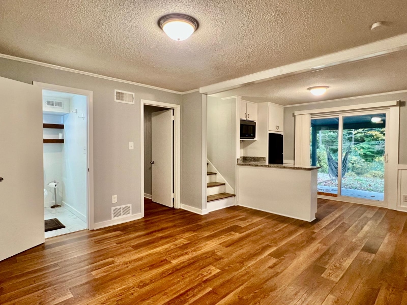 Building Photo - 5615 Southampton Rd