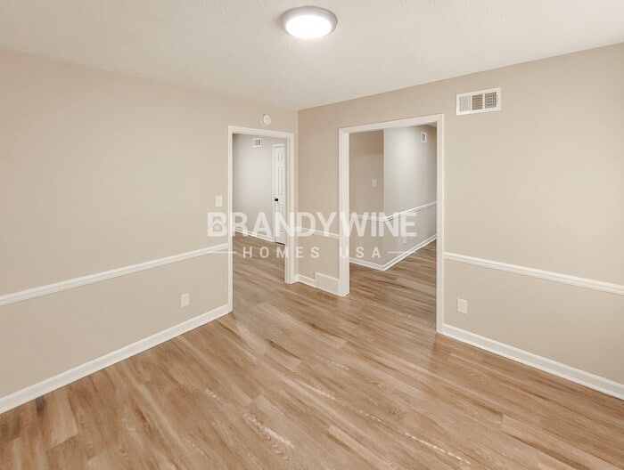 Building Photo - 6752 Seven Valley Dr