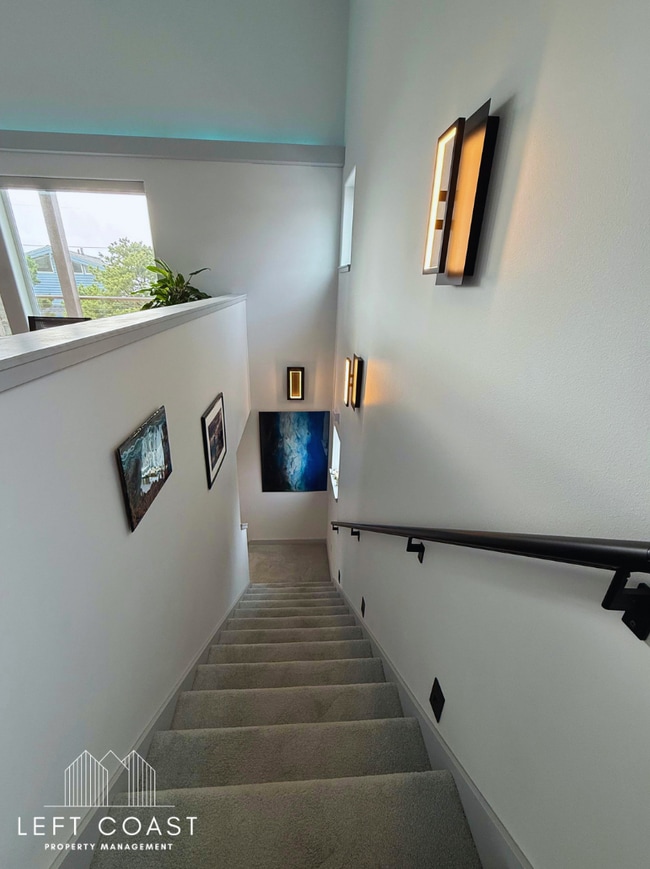 Building Photo - 480 Alsea Ave