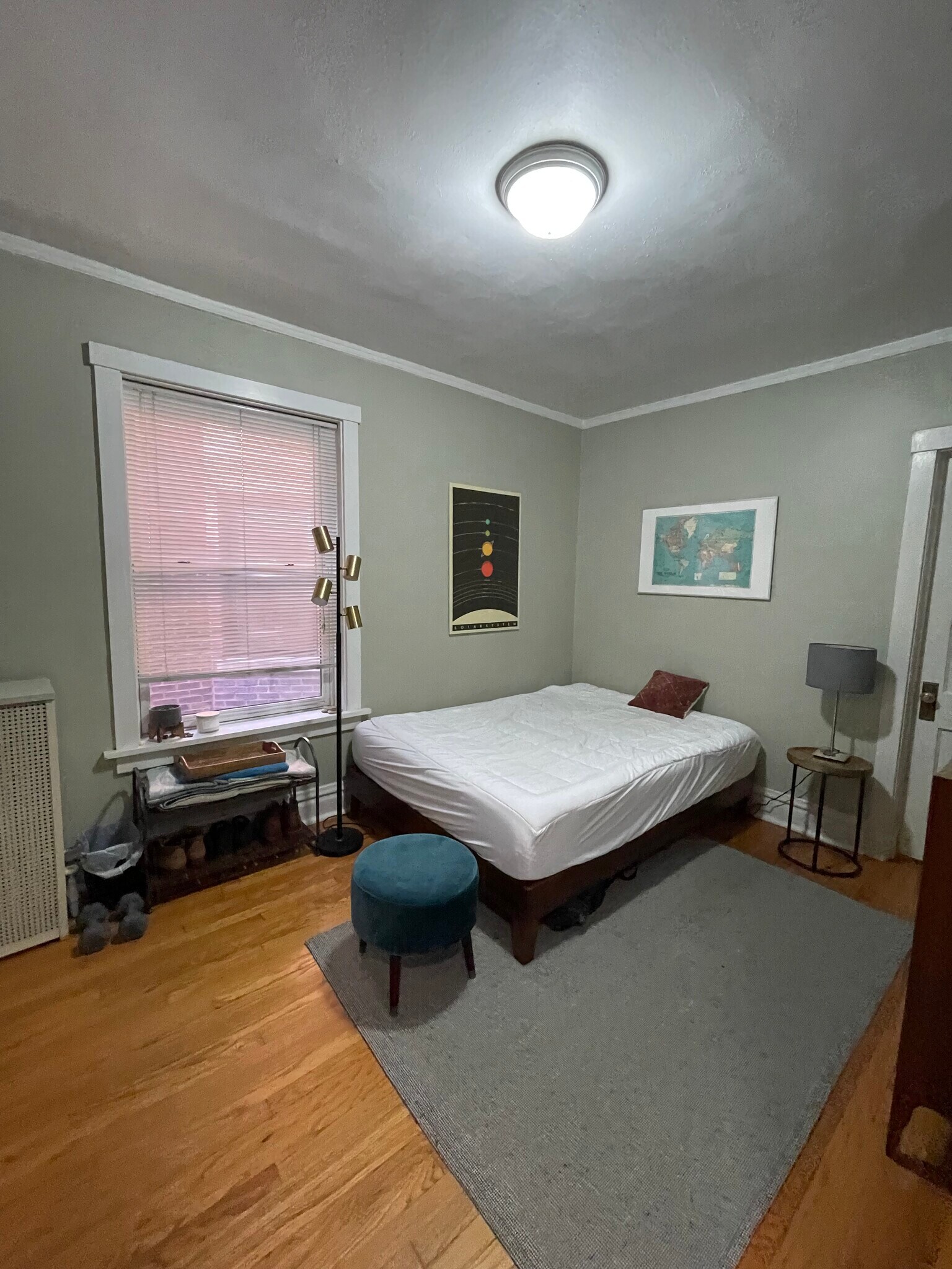 Bedroom 2 - 6515 N Greenview Ave