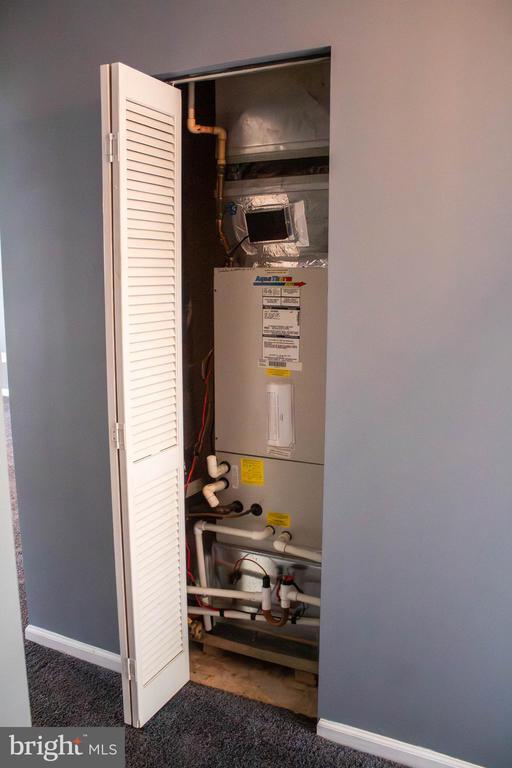 Building Photo - 2095 Pawlet Dr