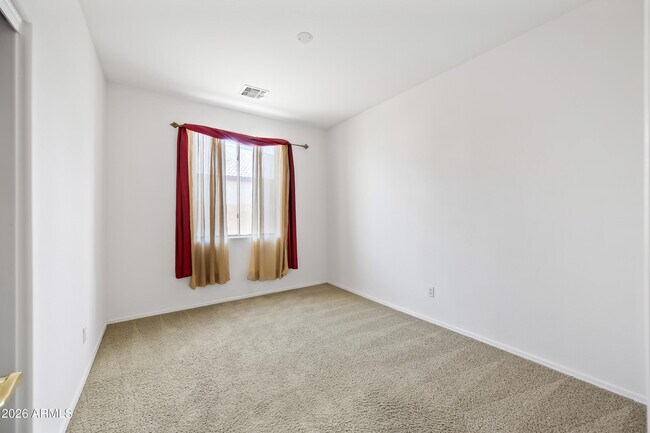 Building Photo - 10870 W Chase Ln